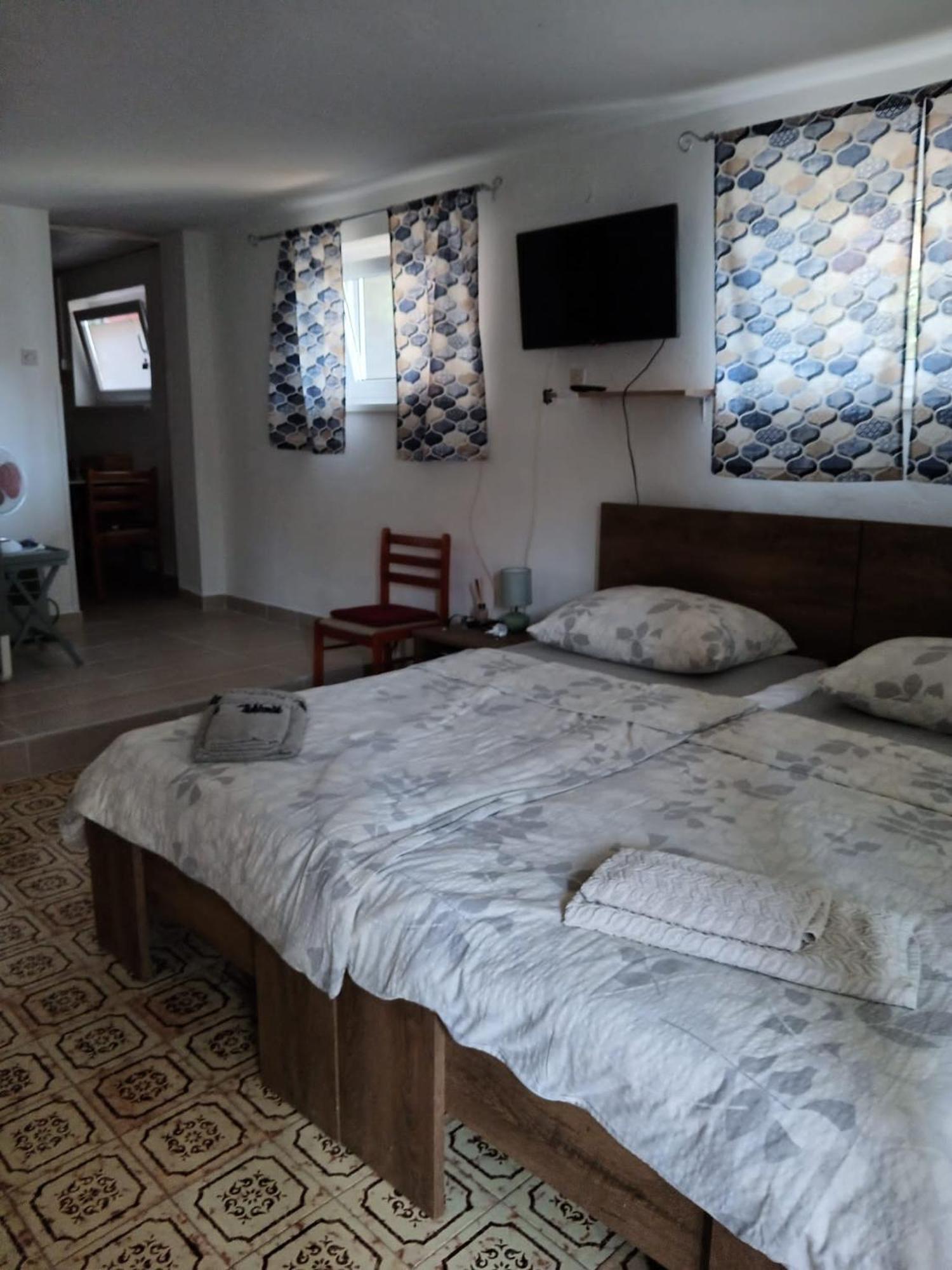 Studio Apartment Posavec Premantura Eksteriør billede